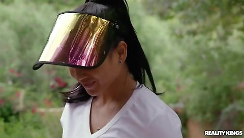 Hotienig honorsa loves to be fucked by her boyfriend