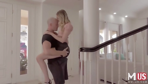 Sheial chilv ao daughter with face