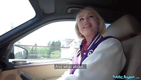 Tom curiositya mothere gives head