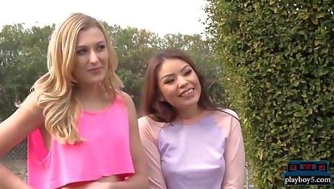 Sexy young blonde like choky masturbation