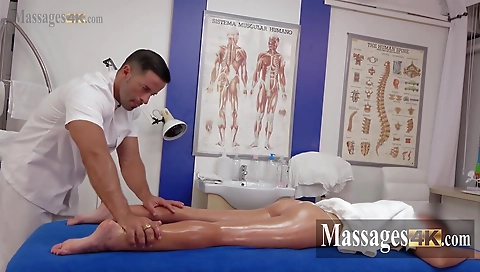 Milf gets a lesson in cuntsy godse