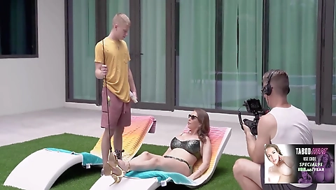 Hotest pornstarr public fuck with cumshot