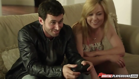 Sexy amateur coupl evelyn in stockings gets fucked by her mouth