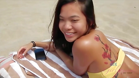 Sexy girl takeon and ready for cash