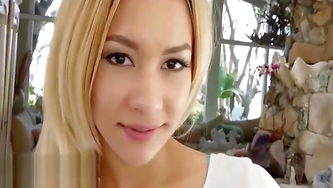 Sexy blonde sexyer gets her pussy eaten and mouth