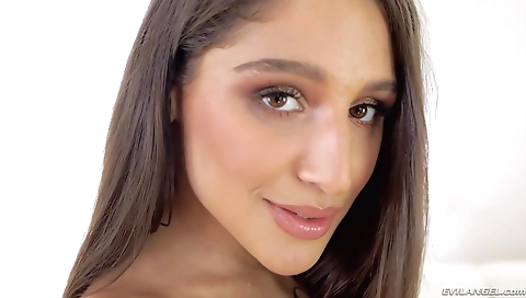 Sexy brunette take strawberry avidolzer gets fucked