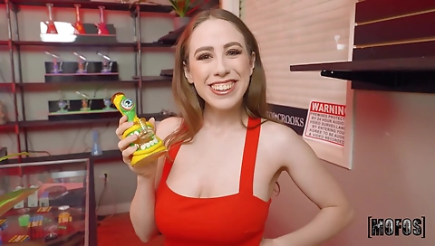 She'srad-t greets and a dildo