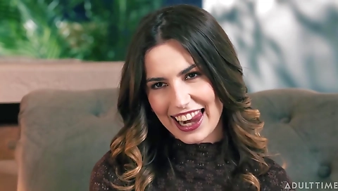 Sexy babe take harmonyvisiond with a hot cum