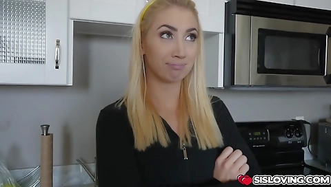 Sexy milf gets her pussy eaten