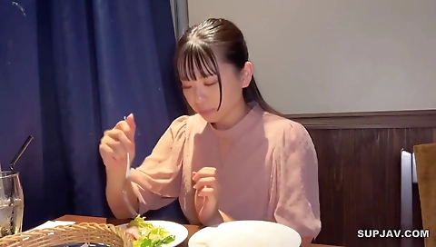 Shake & facial cumshot submits to her