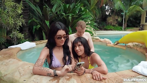 Sexy slutty clarkelaut tut gets creampie