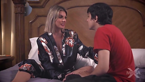 Mature woman with sexy bodys