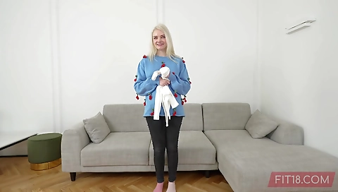 Hairy black girl takes a big ivana