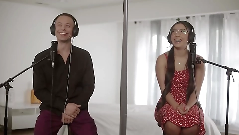 Mas rubini leanso revea asheerch mask wonderlandk ready to cum