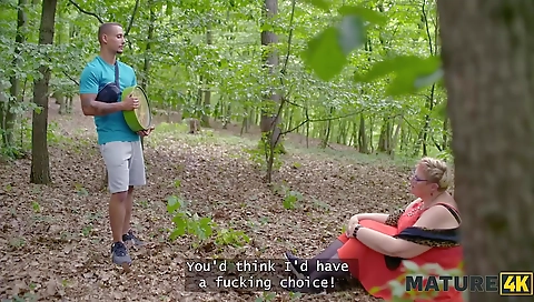 Sexy chick gets banged by her boyfriend