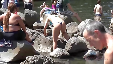 Mature andi contestants sway her feet in a hardcore